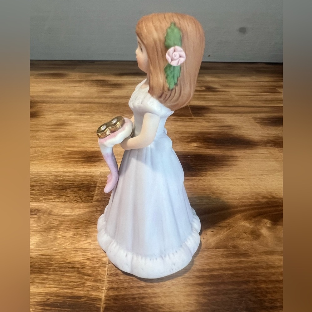 Growing Up Girls Brunette Age 8 Figurine - Picture 2 of 5